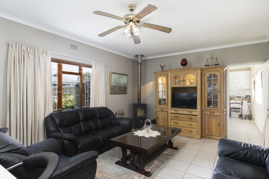 6 Bedroom Property for Sale in Morningside Western Cape